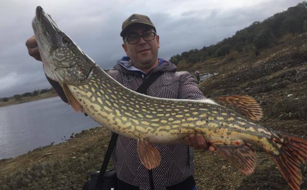 El concurso de pesca del lucio será el 12 de diciembre con importantes premios