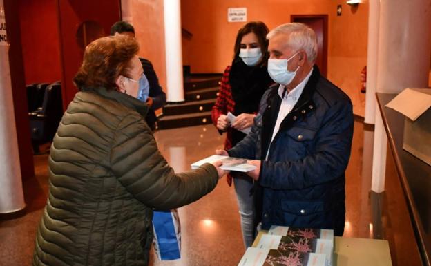 Juan Sánchez Huertas saca a la luz el libro 'Campanario en versos y poemas para niños'