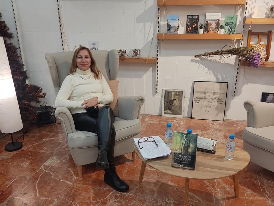 La escritora Juana Gallardo regresa a su Campanario natal para contar la historia de su abuelo