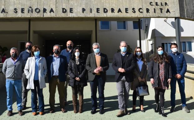 La consejera de Educación visita las obras de mejora del CEIP Virgen de Piedraescrita