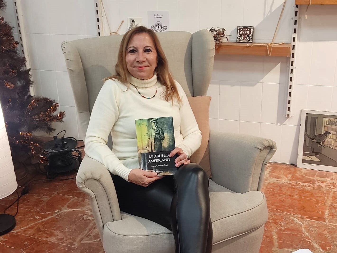 Juana Gallardo rescata del olvido a su abuelo reconstruyendo su vida en la ficción