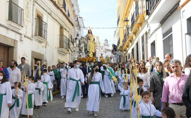 El Domingo de Ramos llenó las calles de Campanario en el arranque de la Semana Santa más deseada