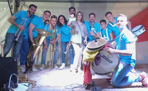 Toñi Carmona gana los mil euros de la quinta edición de 'El burro cagón'
