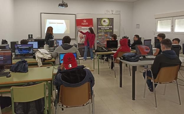 Los alumnos del IES Bartolomé José Gallardo reciben formación sobre emprendimiento