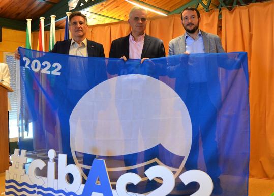 La Bandera Azul ondeará en la Playa de Campanario en los próximos días