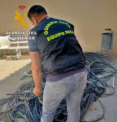 Detenidas seis personas por el robo de 3.000 metros de cable en una empresa de La Guarda