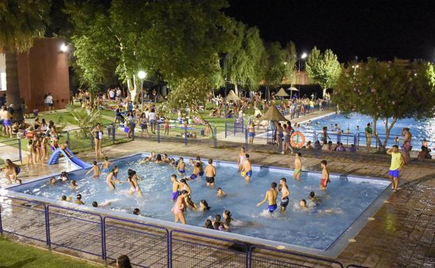 La fiesta del agua nocturna será el 5 de agosto en la piscina