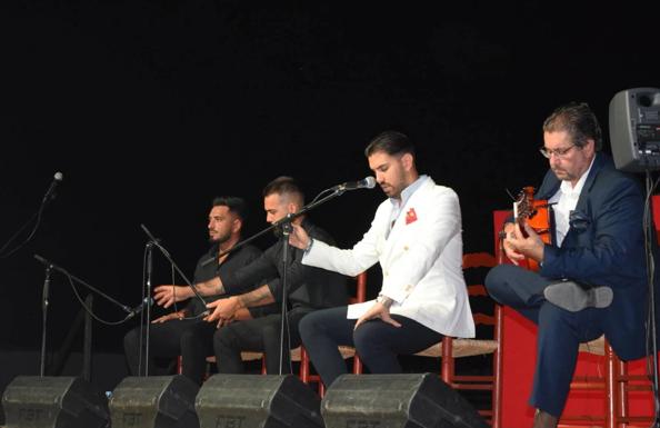 Cantes con entrega total y guitarristas de lujo en la Noche Flamenca de Campanario