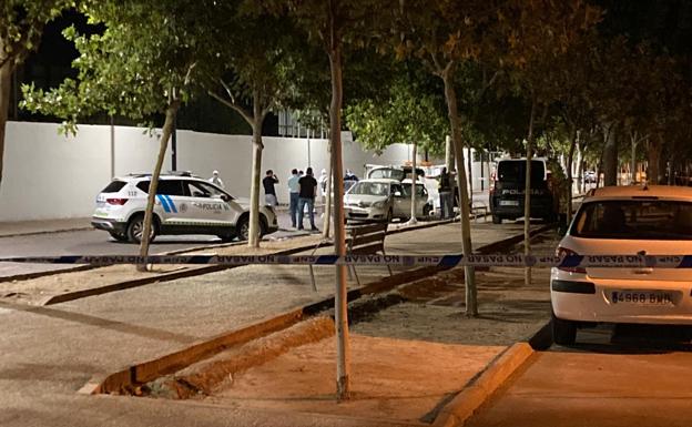A la espera de la autopsia, para saber la causa de la muerte de una vecina encontrada en un coche en Villanueva