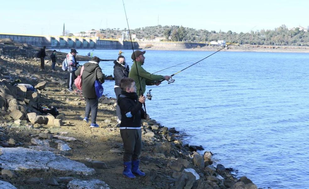 VI edición del 'Concurso de pesca local de lucio Campanario'