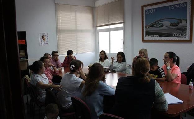 La AMPA ofrece a los padres un taller para aprender técnicas para educar a sus hijos