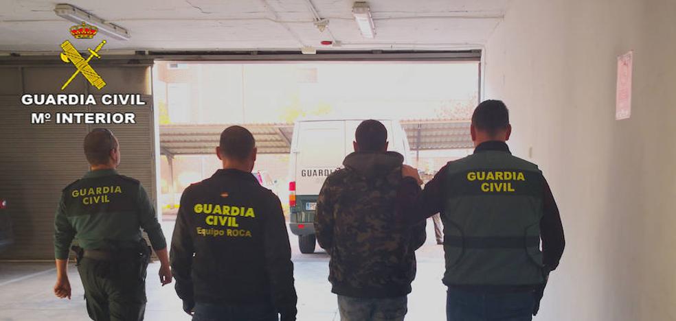 Detienen a tres integrantes de un grupo criminal por robos en Casar de Cáceres y Malpartida