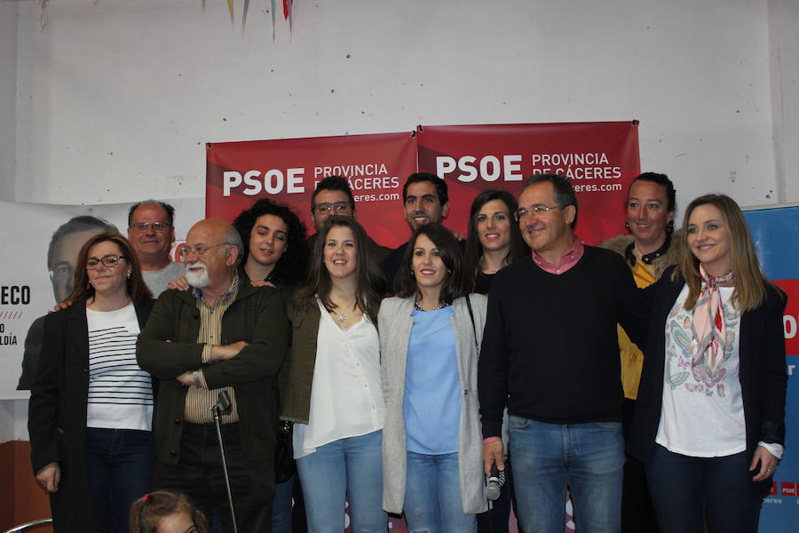 El PSOE presenta de forma oficial su candidatura respaldada mayoritariamente por mujeres