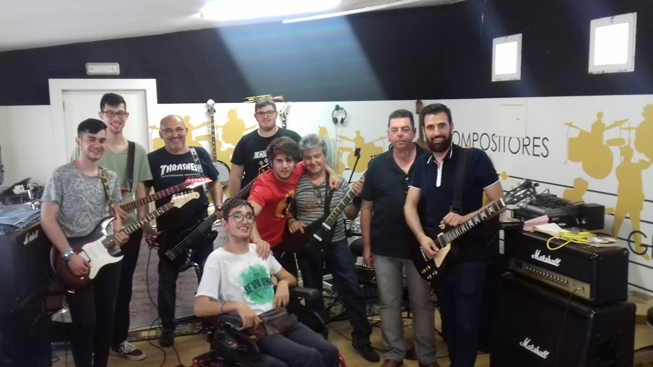 Los amantes del rock se únen para colaborar con la ayuda contra el cáncer
