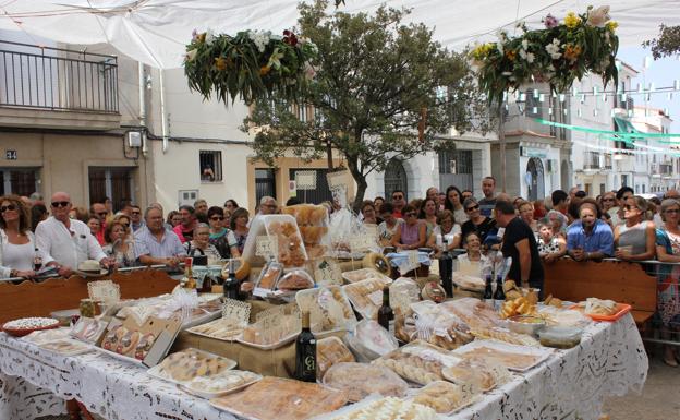 Un encierro con vaquillas y un impulso a la Mesa de ofrendas, entre las propuestas para las fiestas del Ramo