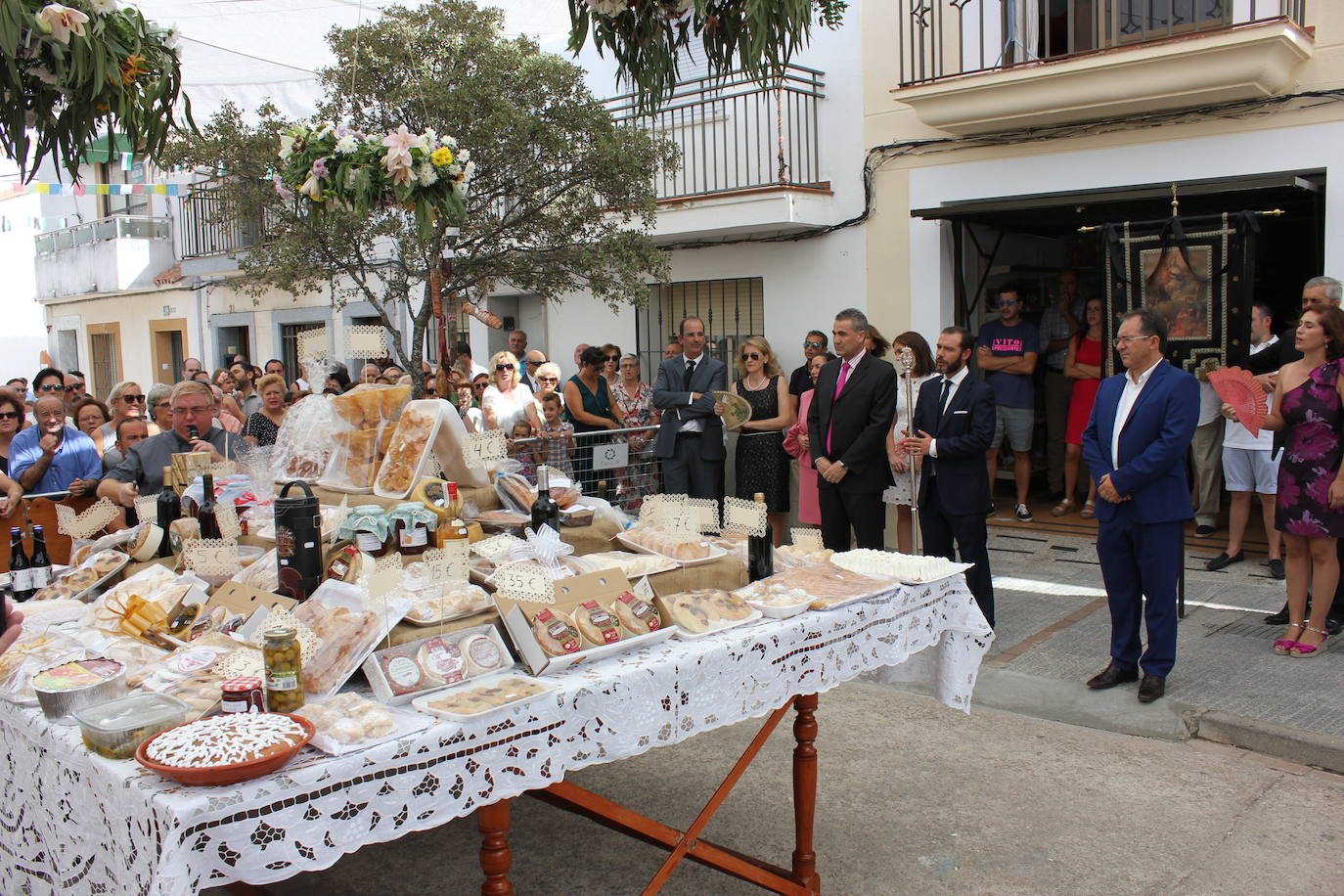 La Mesa del Ramo se organizará sólo con productos donados