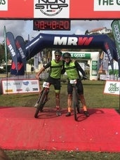 Dos jóvenes casareños recorren en 48 horas el trayecto Madrid- Lisboa en mountain bike