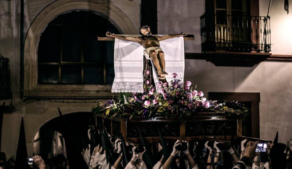 La Hermandad del Cristo de la Peña dona 3.500 guantes para que los usen los trabajadores municipales