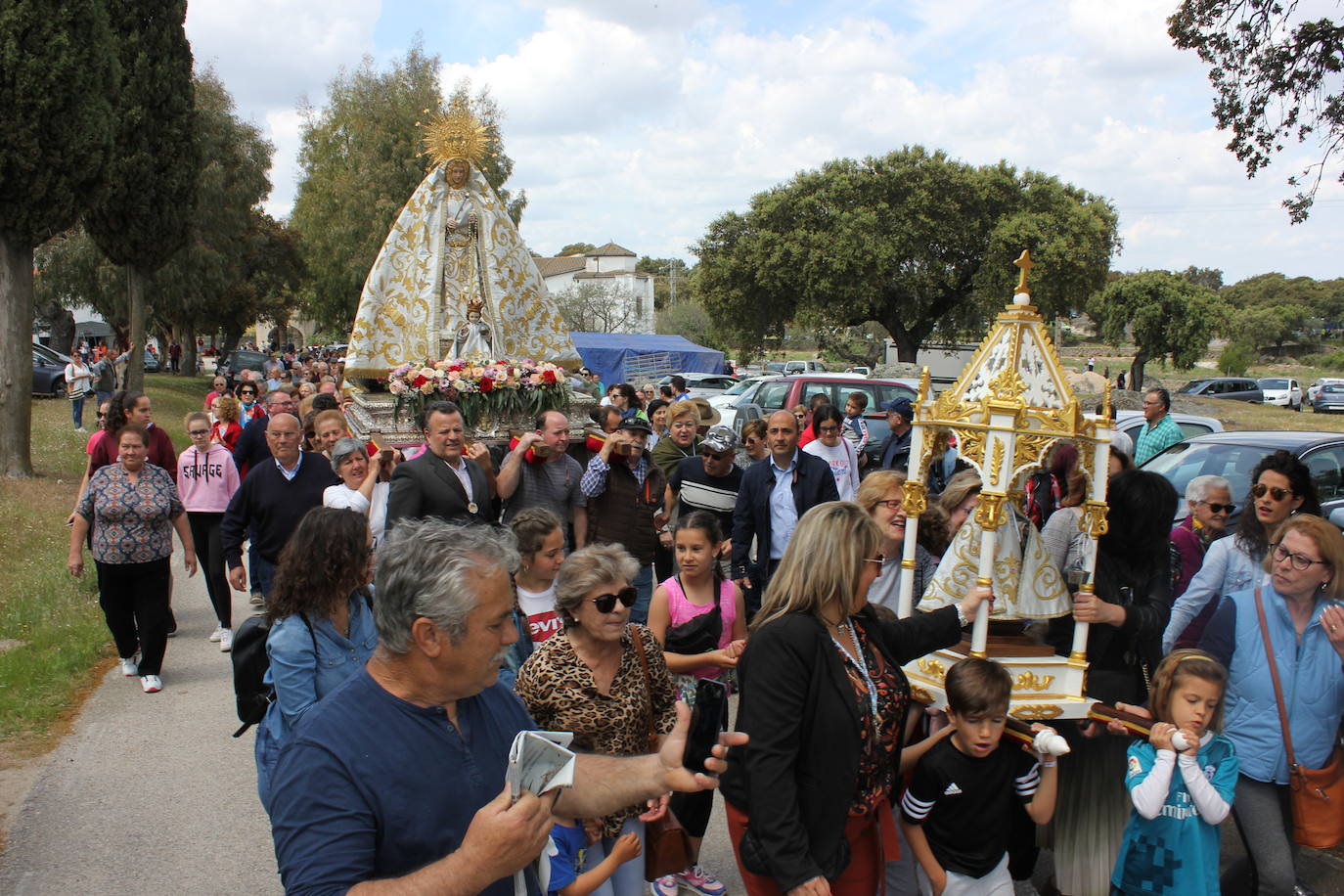 Piden a los vecinos que saquen a sus balcones y ventanas imágenes de la Virgen del Prado en el Día de Las Cruces