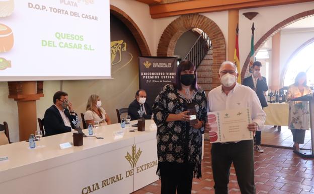 La Torta del Casar DOP 'Gran Casar', ganadora del Premio Espiga de Caja Rural Extremadura