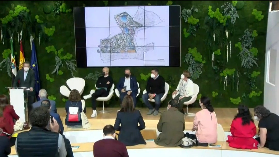 El parque acuático tendrá que esperar al verano de 2023