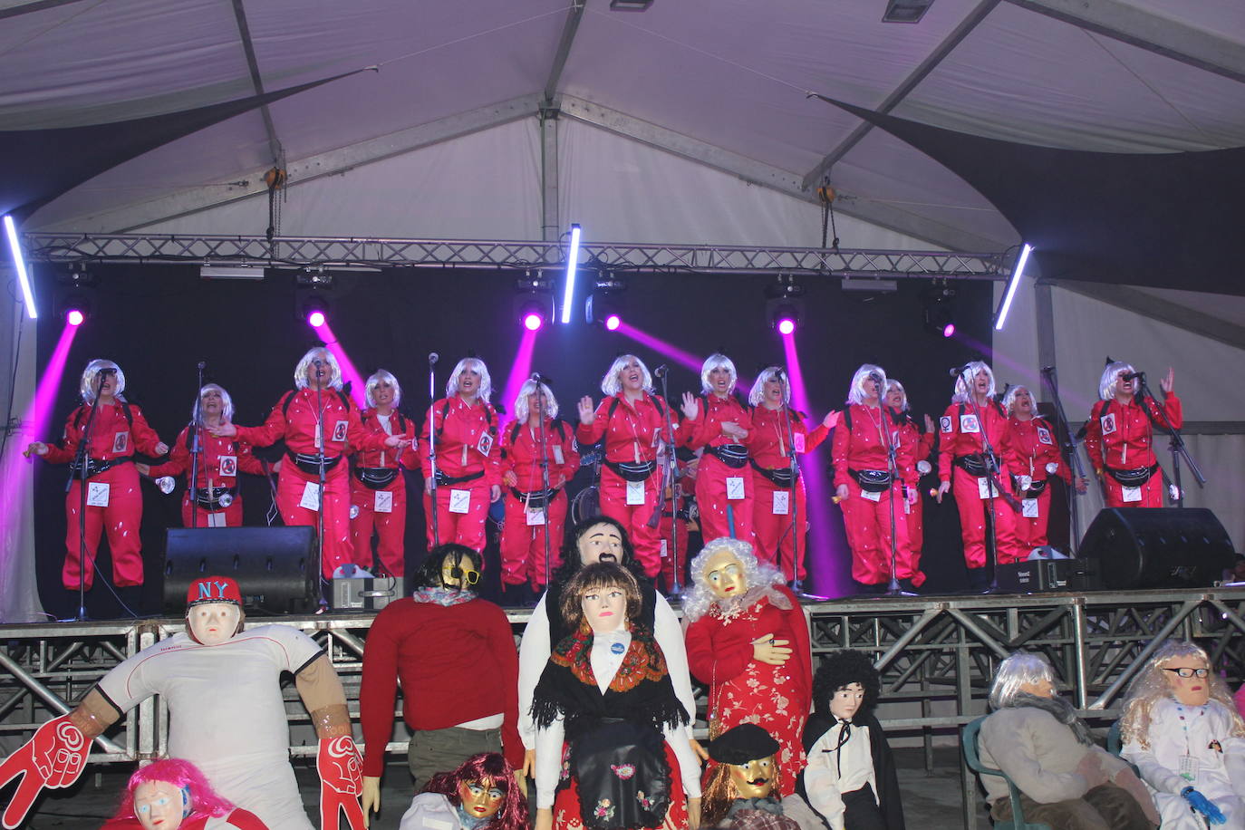 El concurso de murgas regresa a Casar de Cáceres para dar la bienvenida al Carnaval