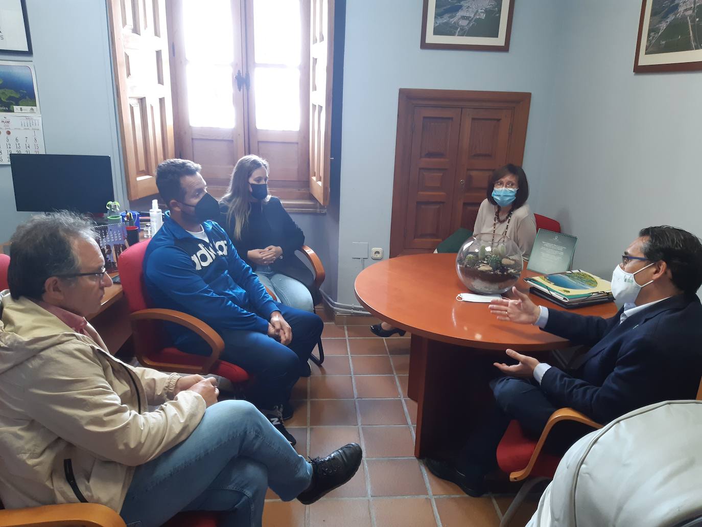La Gerencia del Área de Salud de Cáceres escucha la petición de las familias casareñas por la falta de pediatra