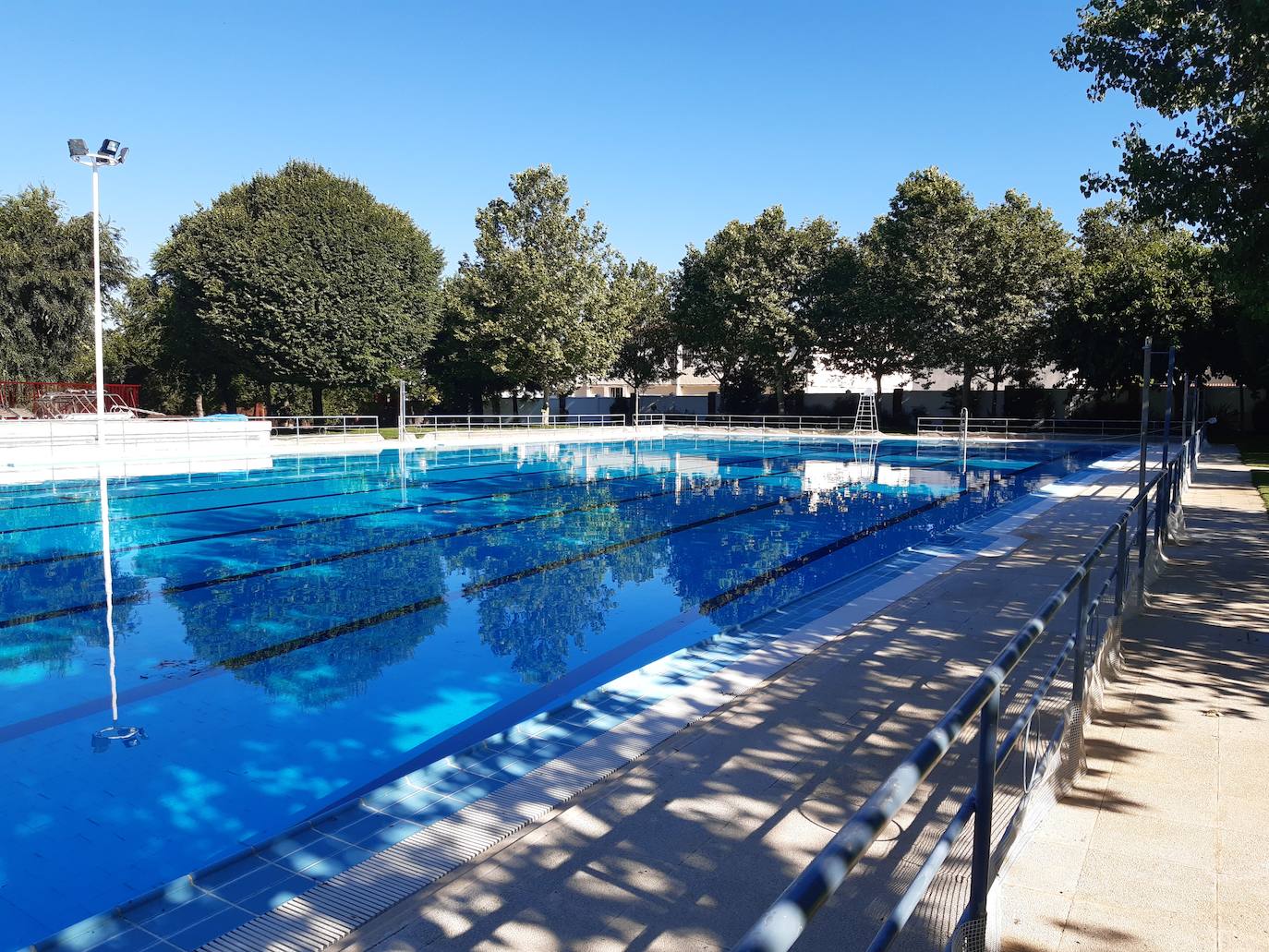 El Ayuntamiento quiere abrir la piscina municipal el 15 de junio