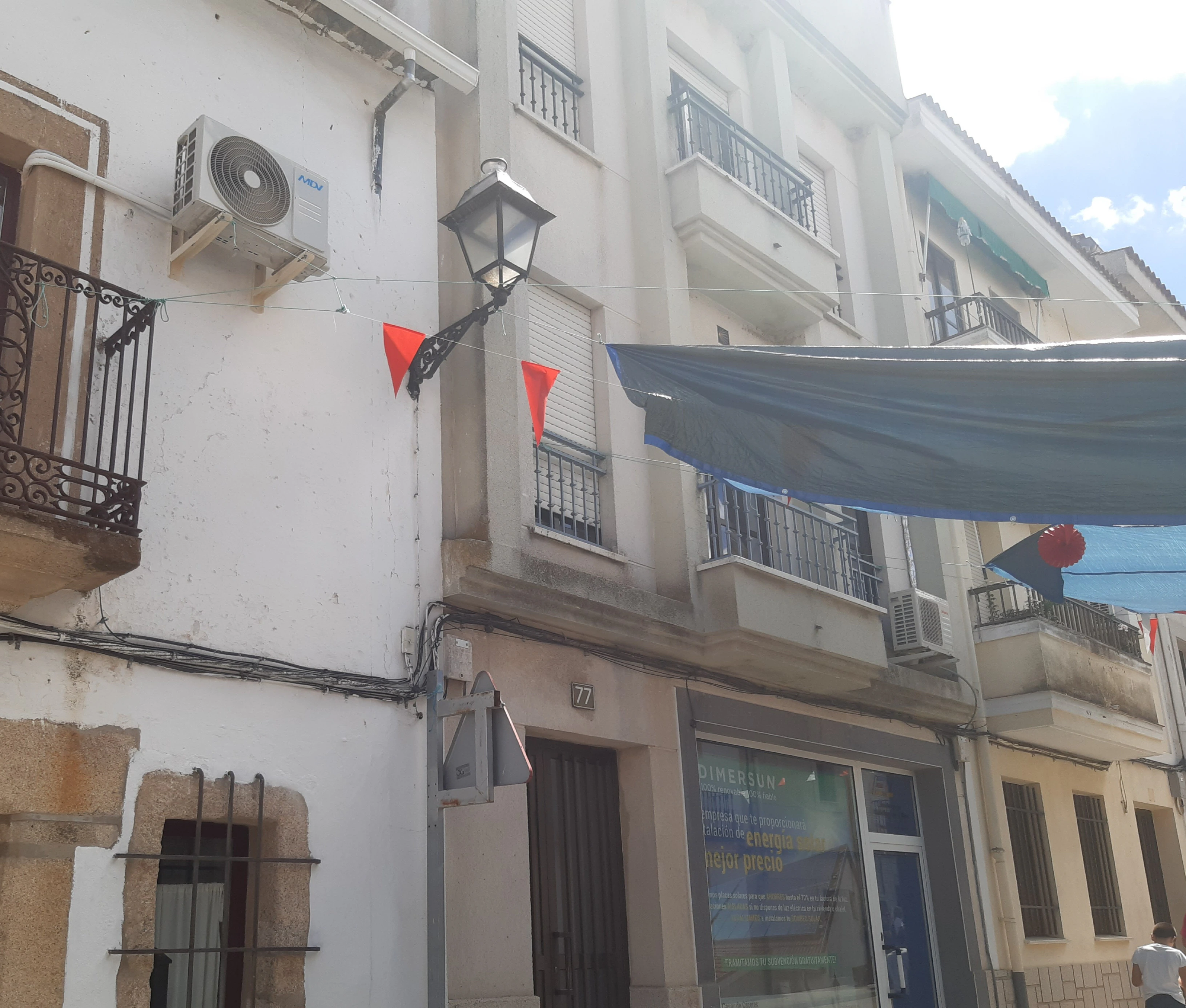 Un matrimonio denuncia la ocupación ilegal de un piso en la calle Larga Alta