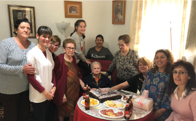 El Ayuntamiento felicita a una vecina centenaria por su cumpleaños
