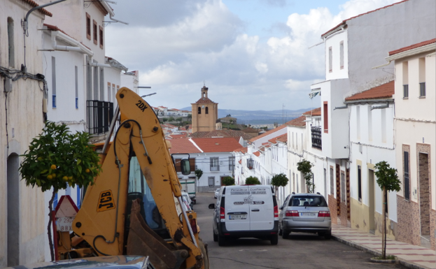 Incrementa la presión y el caudal de agua en la calle Fray Mateo tras las obras de mejora en la red de abastecimiento