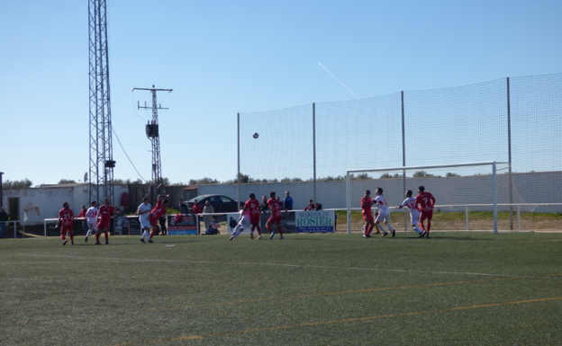 El CD Castuera afronta en Azuaga su primera final hacia la permanencia