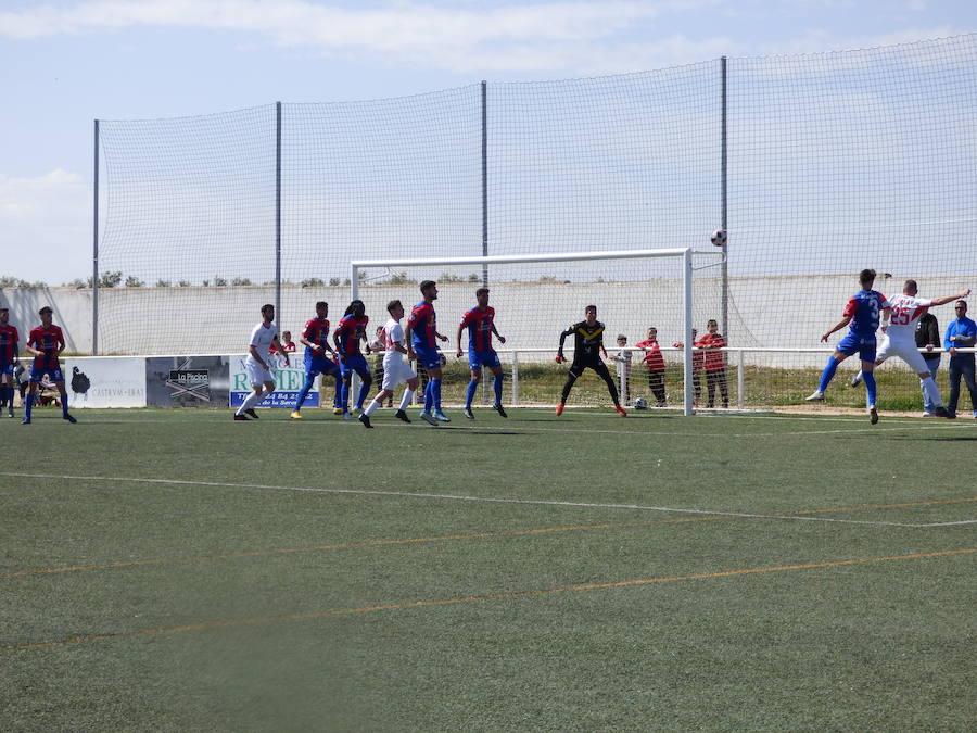 La efectividad del Extremadura hunde al Castuera (0-3)
