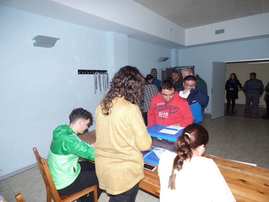 Simulacro electoral para personas con discapacidad en el Centro Ocupacional de Adiser-Horizontes