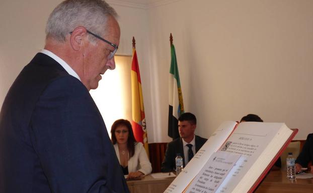 Constituida la nueva corporación municipal del ayuntamiento de Castuera