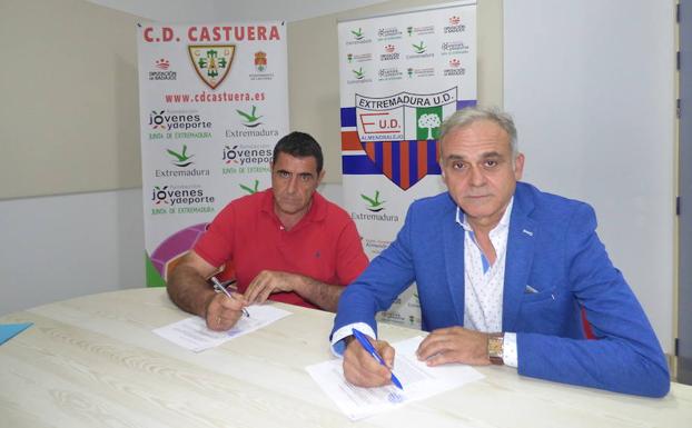 El CD Castuera y la UD Extremadura firman un convenio de colaboración