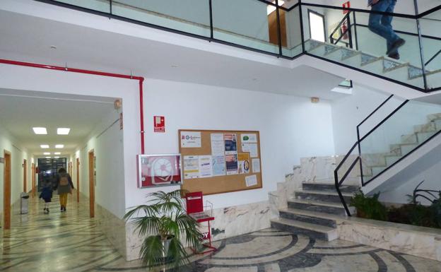 La Universidad Popular de Castuera oferta cursos gratuitos de mecanografía, iniciación a la informática y edición de imágenes