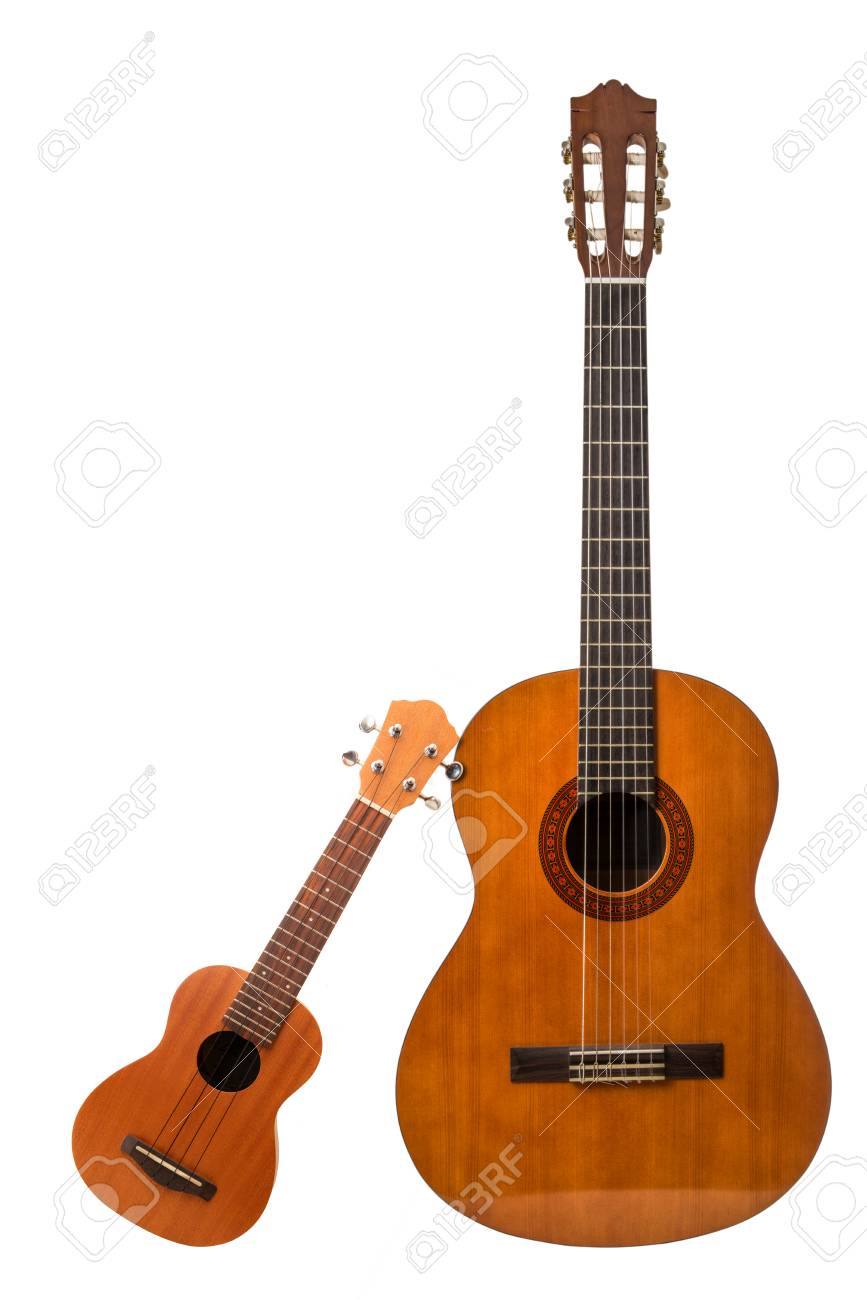 El Ayuntamiento oferta un taller gratuito de guitarra y ukelele
