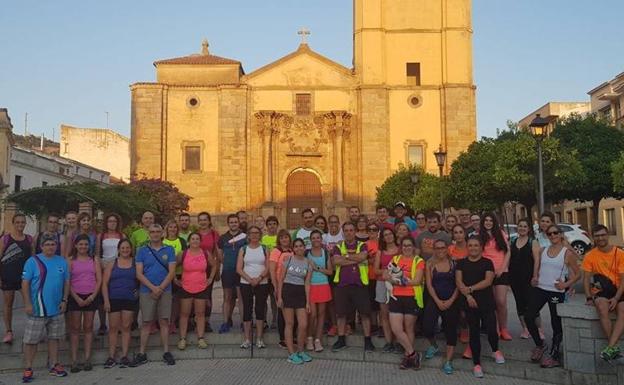 La ruta senderista por la 'Igualdad' contó con la participación de más de 50 personas