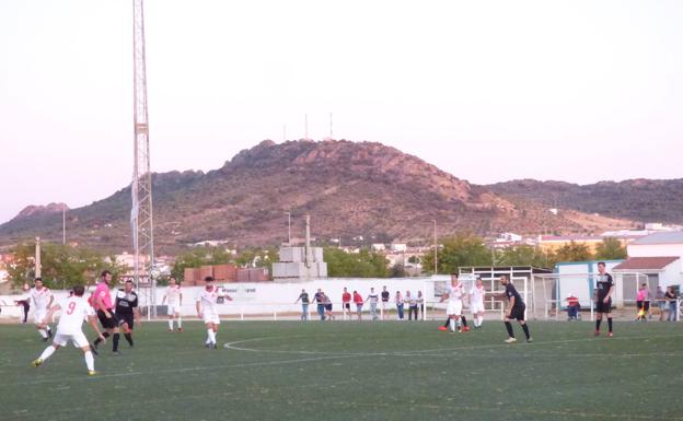 El CD Castuera transmite buenas sensaciones tras ganar su primer partido de pretemporada