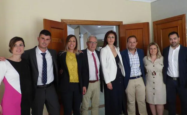 Los concejales del Equipo de Gobierno muestran su apoyo al alcalde, Francisco Martos