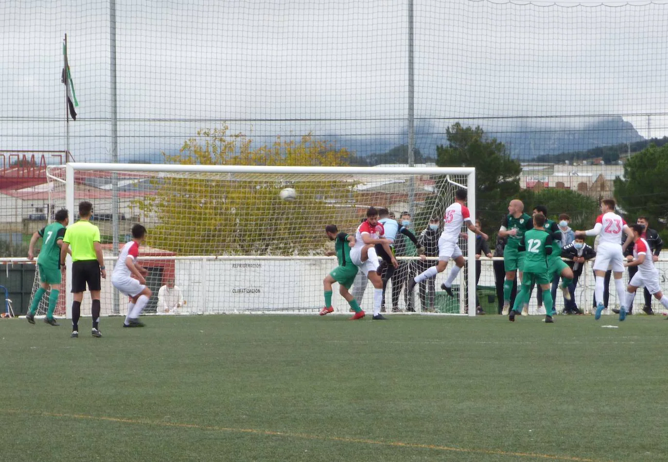 El CD Castuera-Subastacar gana al Monterrubio (3-0) y se engancha a los puestos de cabeza