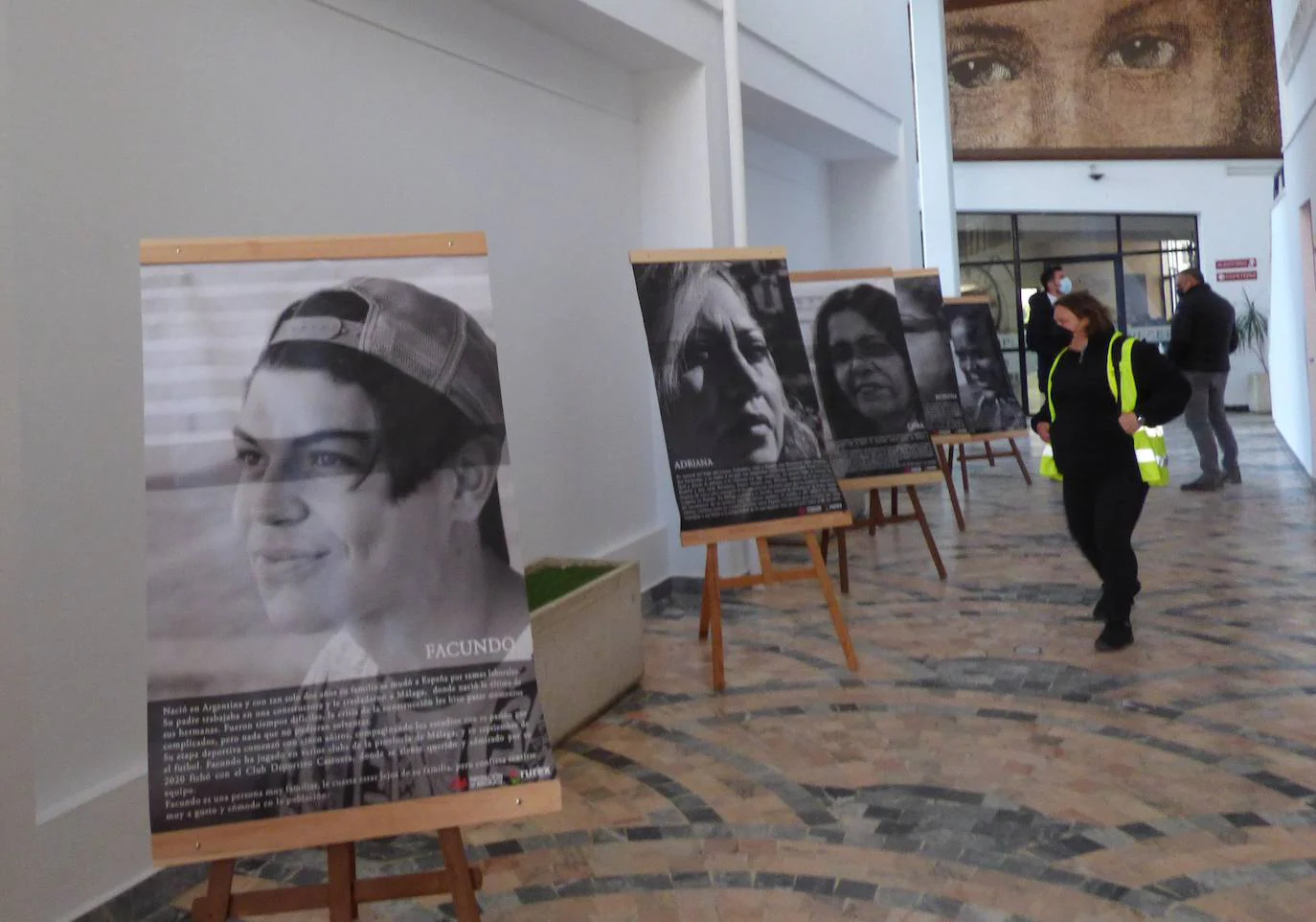 Testimonios de migración en la exposición 'Collage La Serena'