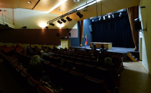 El Movimiento Extremeño por la Republica se presenta en Castuera