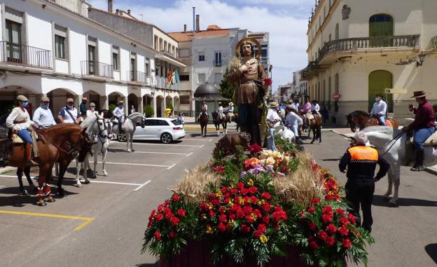 La imagen de San Isidro recorrió las calles de la localidad