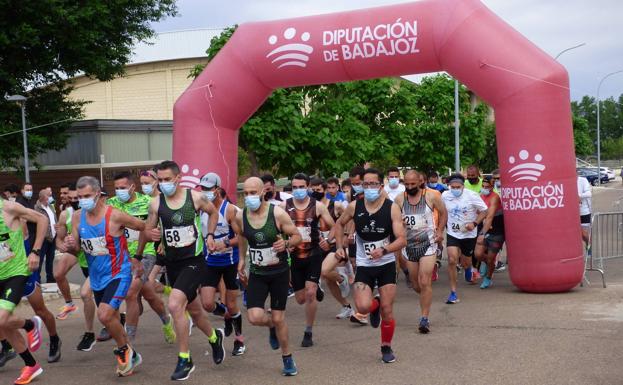 Éxito de organización y deportivo en la tercera edición de la carrera '5K-10K Villa de Castuera'