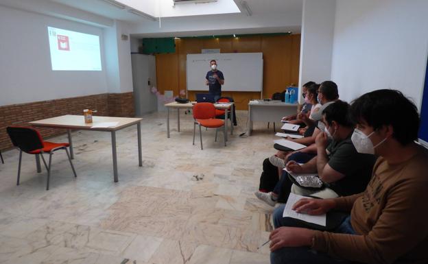 Continúa el ciclo de sesiones de la Asociación Extremeña de Comunicación Social AECOS