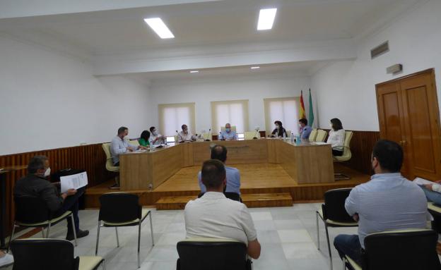 El Ayuntamiento de Castuera celebrará hoy lunes un pleno extraordinario y urgente