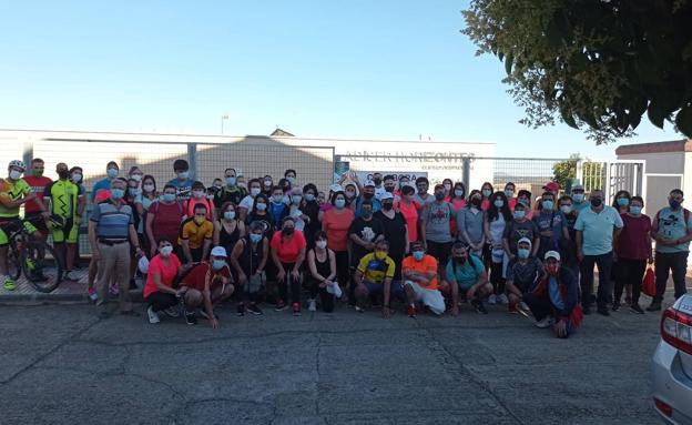 Más de 100 personas participan en la ruta senderista de San Juan 2021 organizada por Adiser-Horizontes