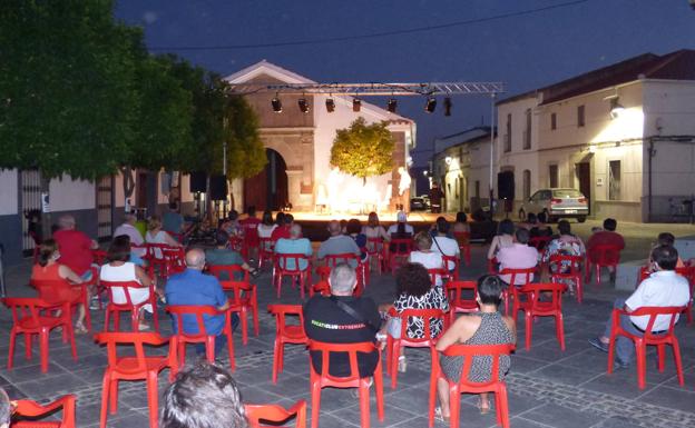 Mañana jueves 29 de julio se celebrará un Recital poético-musical en Castuera